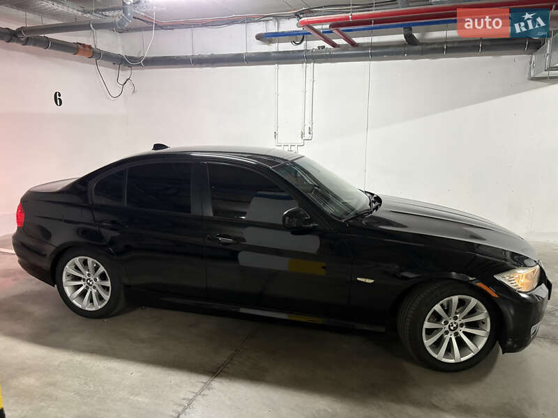 Седан BMW 3 Series 2011 в Николаеве