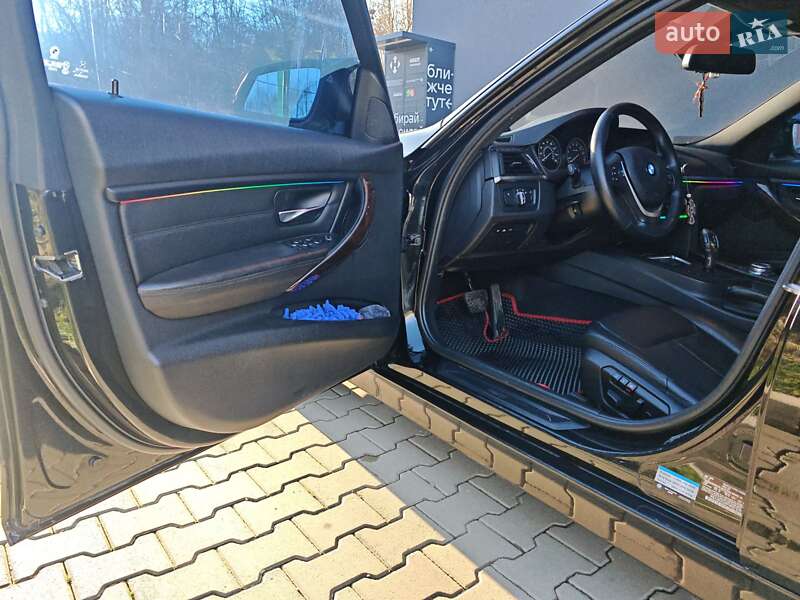 Седан BMW 3 Series 2014 в Чернівцях
