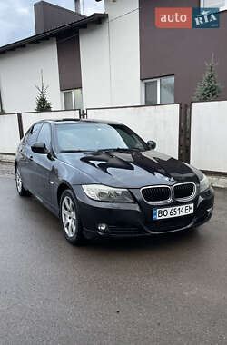 Седан BMW 3 Series 2009 в Ровно