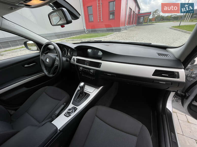 Універсал BMW 3 Series 2010 в Рівному