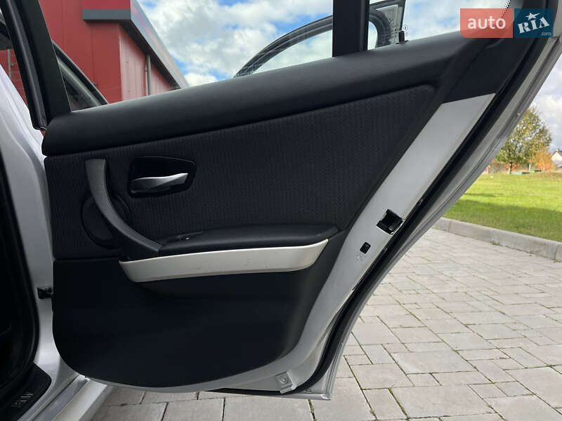 Універсал BMW 3 Series 2010 в Рівному