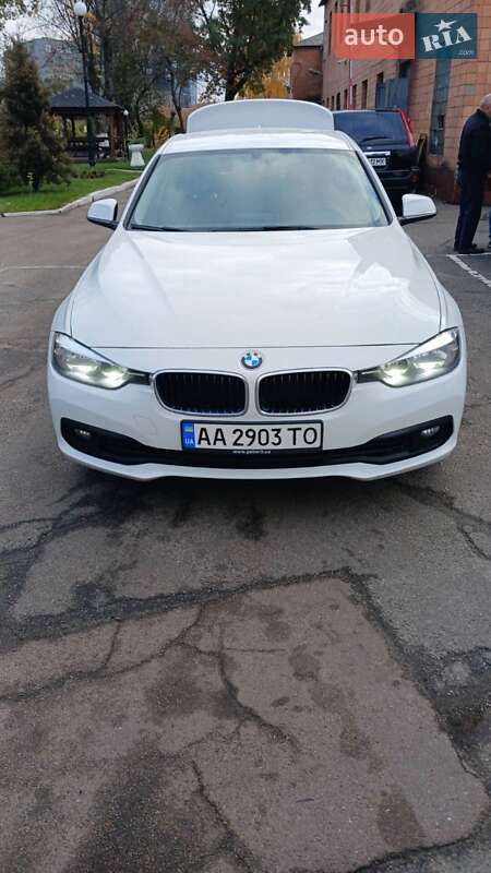 Седан BMW 3 Series 2017 в Киеве