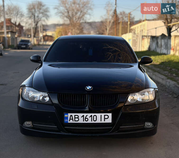 Седан BMW 3 Series 2005 в Могилев-Подольске