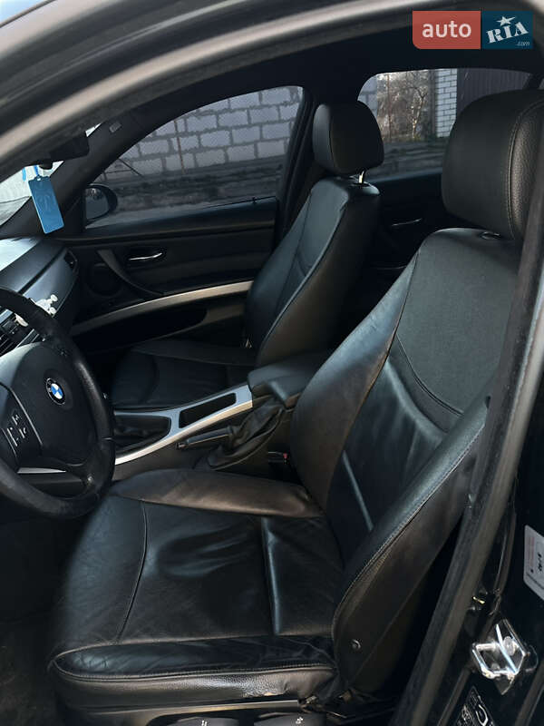 Седан BMW 3 Series 2005 в Могилев-Подольске