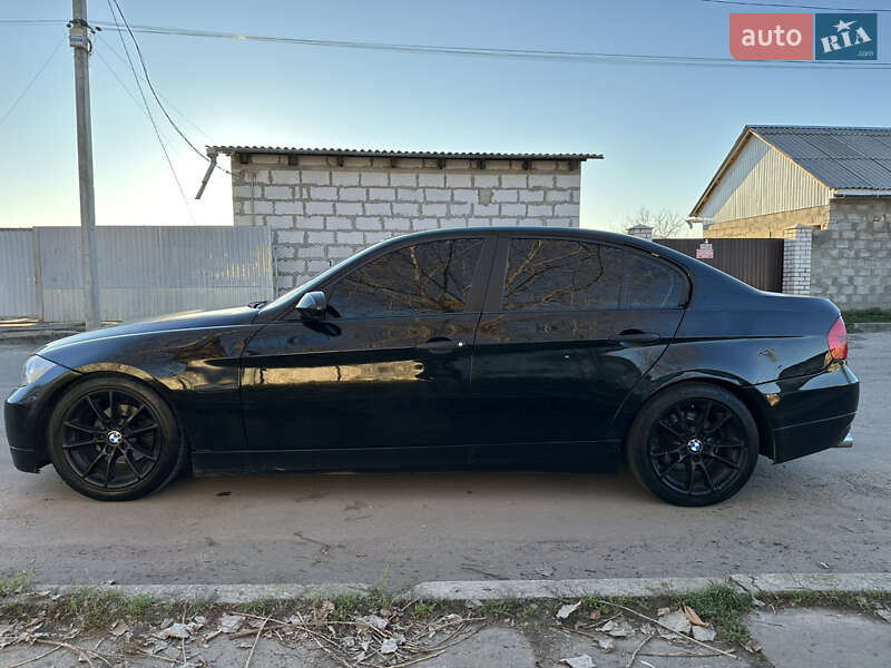 Седан BMW 3 Series 2005 в Могилев-Подольске