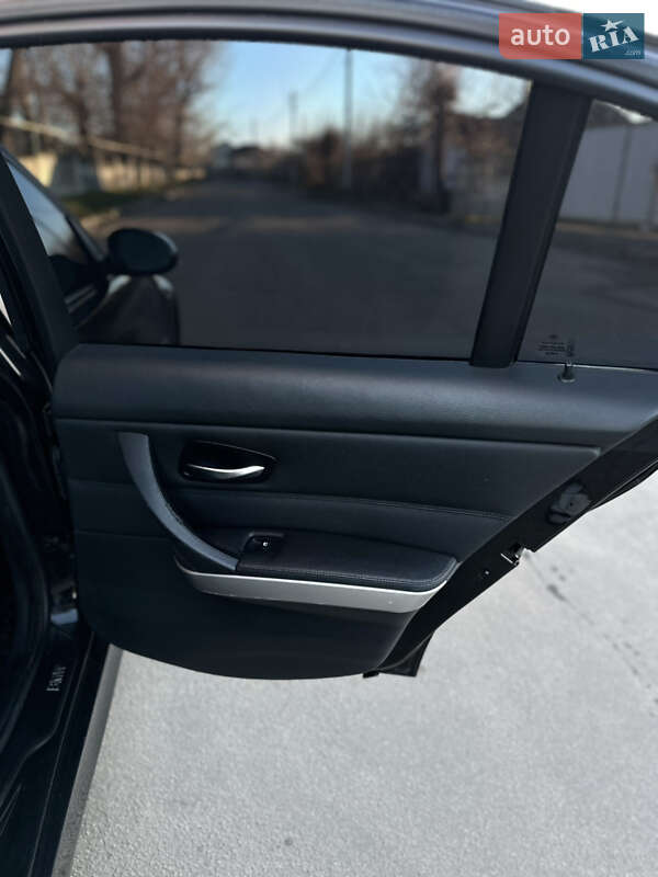 Седан BMW 3 Series 2005 в Могилев-Подольске