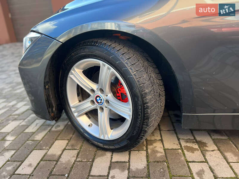 Седан BMW 3 Series 2012 в Марганце