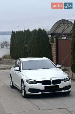 Седан BMW 3 Series 2015 в Дніпрі
