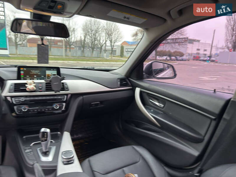 Седан BMW 3 Series 2016 в Киеве