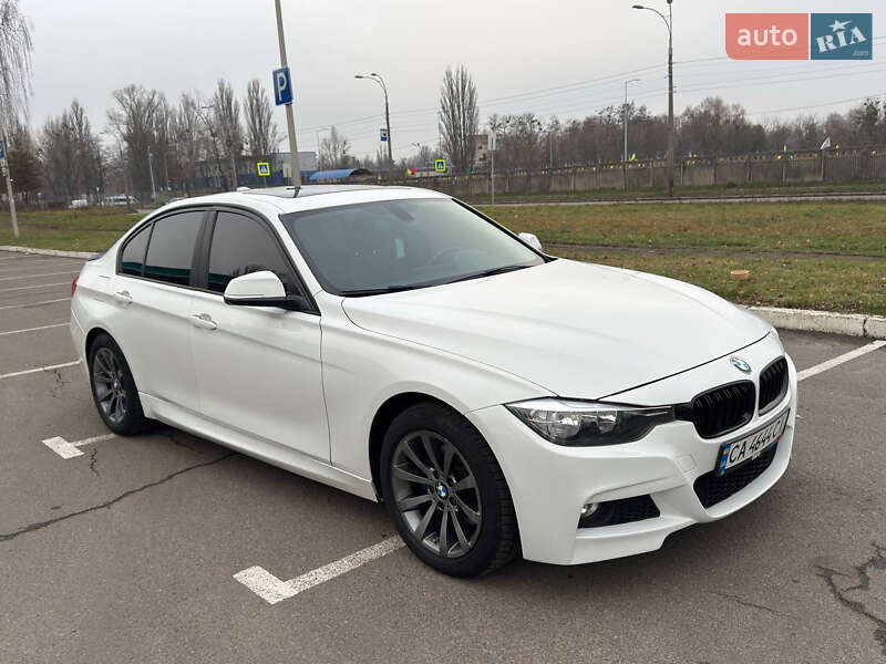 Седан BMW 3 Series 2016 в Киеве