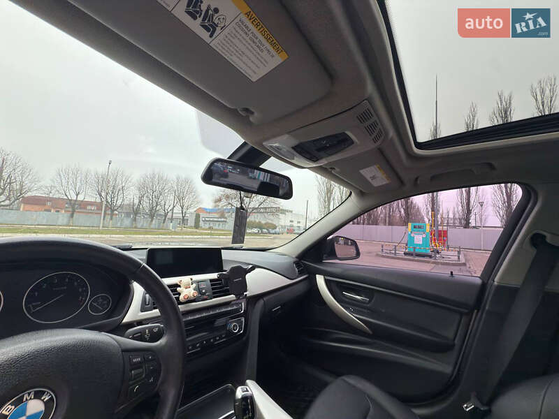 Седан BMW 3 Series 2016 в Киеве