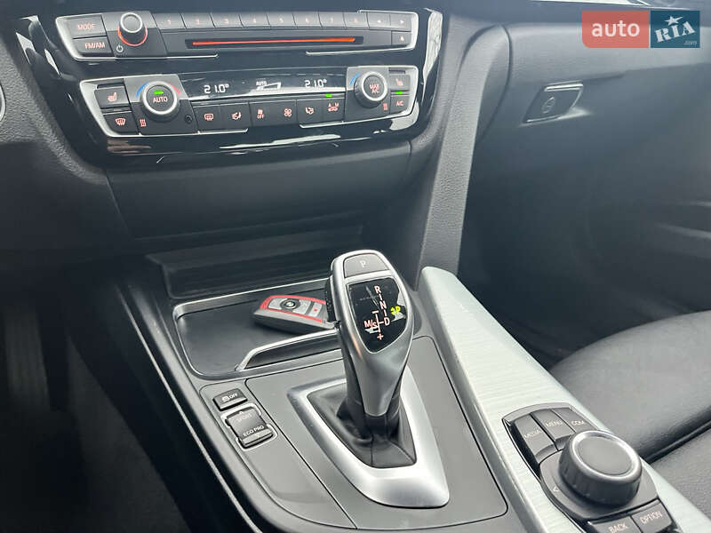 Седан BMW 3 Series 2018 в Києві