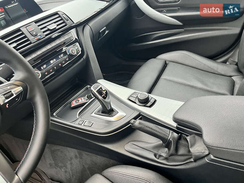 Седан BMW 3 Series 2018 в Києві