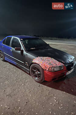 Седан BMW 3 Series 1992 в Гайсине