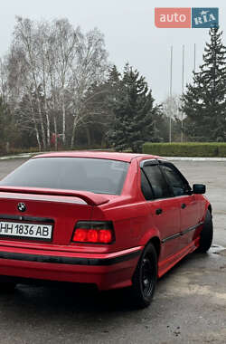 Седан BMW 3 Series 1992 в Черноморске