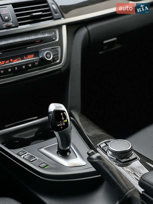 Седан BMW 3 Series 2015 в Николаеве