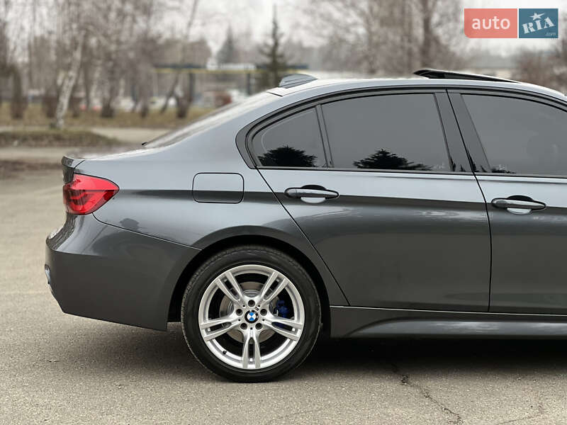 Седан BMW 3 Series 2018 в Киеве
