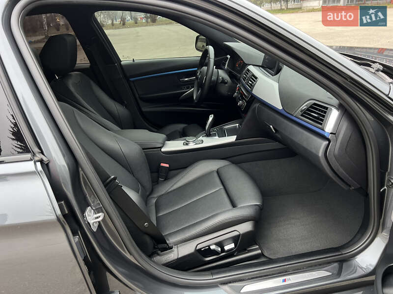 Седан BMW 3 Series 2018 в Киеве