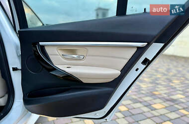 Седан BMW 3 Series 2016 в Дніпрі