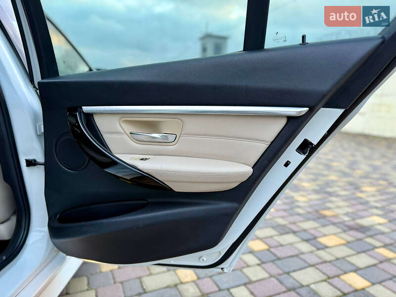 Седан BMW 3 Series 2016 в Днепре