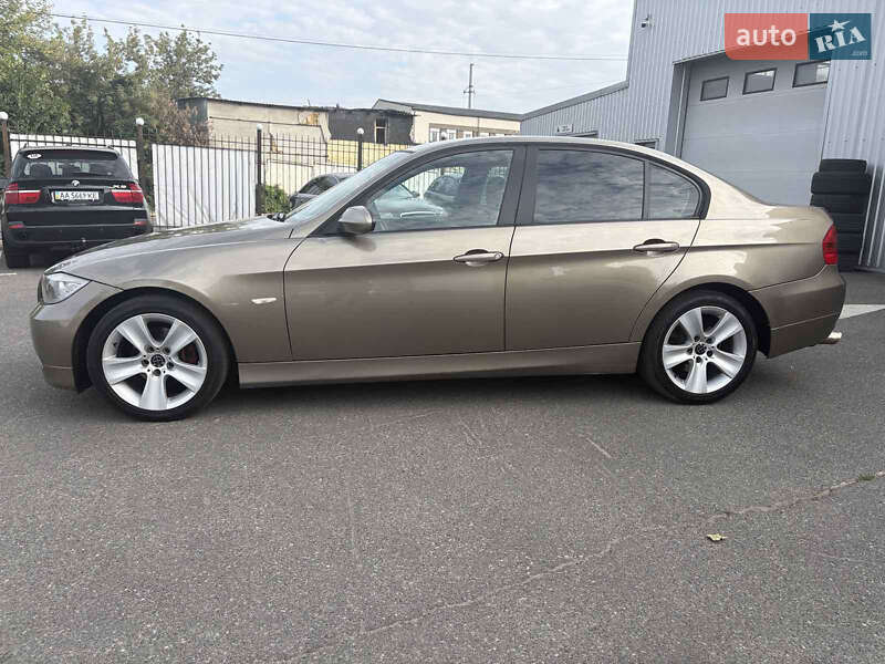 Седан BMW 3 Series 2005 в Киеве