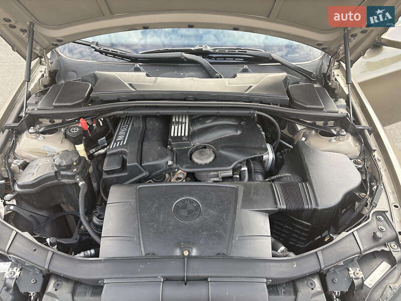 Седан BMW 3 Series 2005 в Киеве