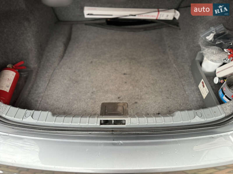 Седан BMW 3 Series 2010 в Черкасах