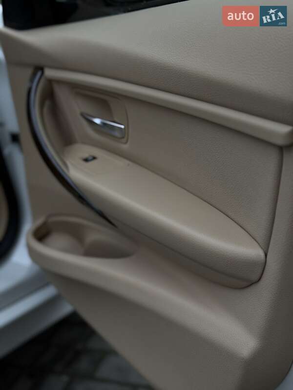 Седан BMW 3 Series 2014 в Івано-Франківську