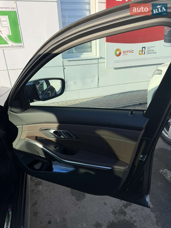 Седан BMW 3 Series 2022 в Києві