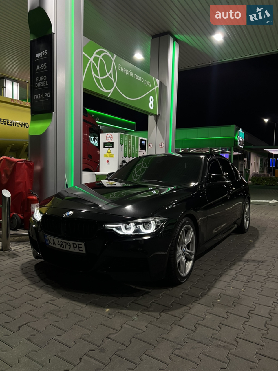 Усіх вітаю ! Машина від власника , дуже збережена і правильно доглянута , машина прийшла ціла зі штатів ( без пошкоджень) ! Усі вікна , включно с лобовим стоять рідні , що є дуже велика рідкість на даних авто зі штатів ! Машинка повністю зроблена і готова до будь-яких перевірок , за машину не стидно ,  це і є та сама правильна бмв третьої серії , від якої ти отримуєш не просто задоволення та емоції які не отримуєш не від чого ! Можна багато розповідати про дану автівку , більш детально можу по телефону ! Усім гарного настрою і вдалих продажів !!!

+**********