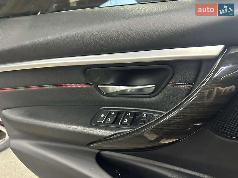 Седан BMW 3 Series 2017 в Киеве