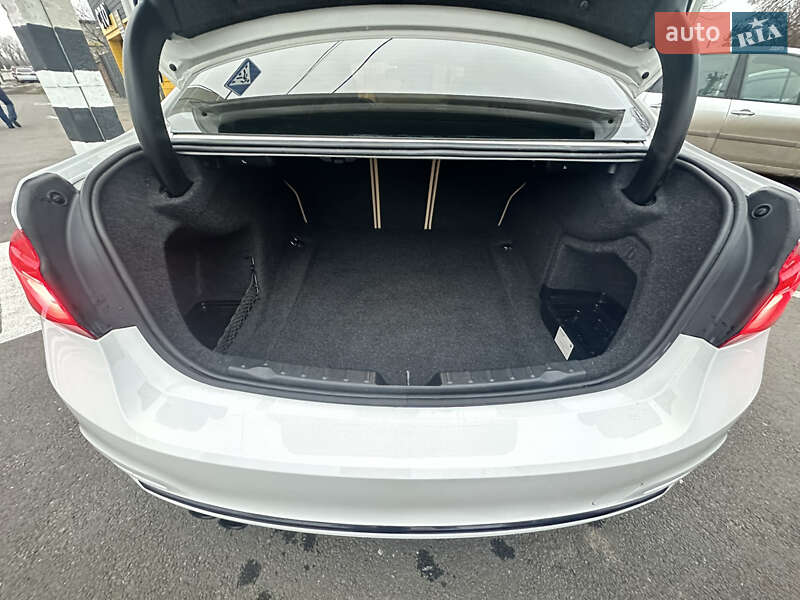 Седан BMW 3 Series 2017 в Харкові