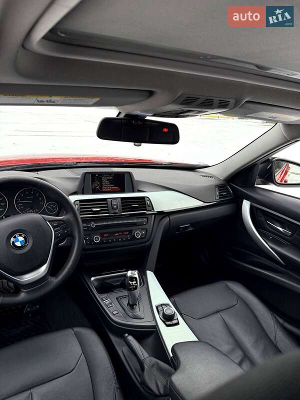 Седан BMW 3 Series 2015 в Обухове