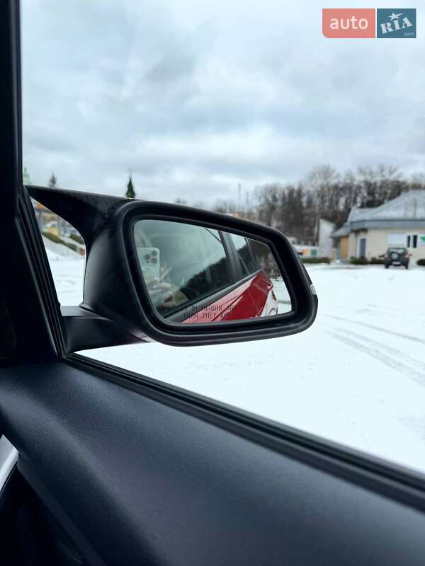 Седан BMW 3 Series 2015 в Обухове