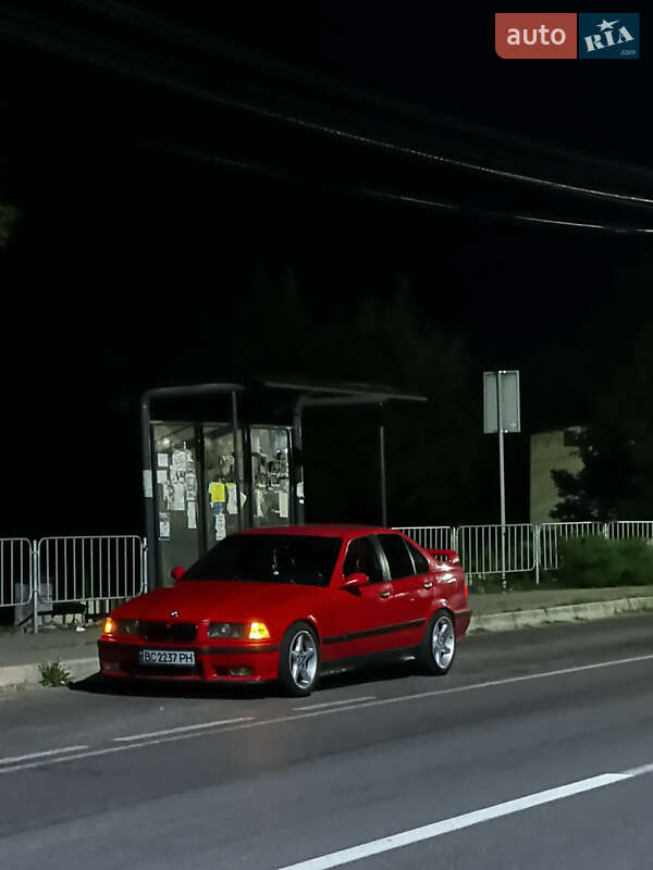 Седан BMW 3 Series 1993 в Львові