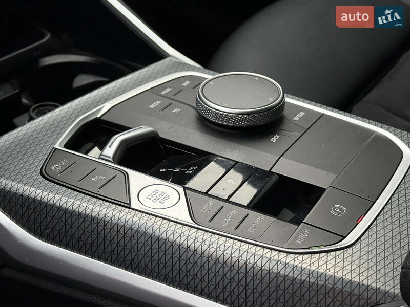 Седан BMW 3 Series 2022 в Дніпрі