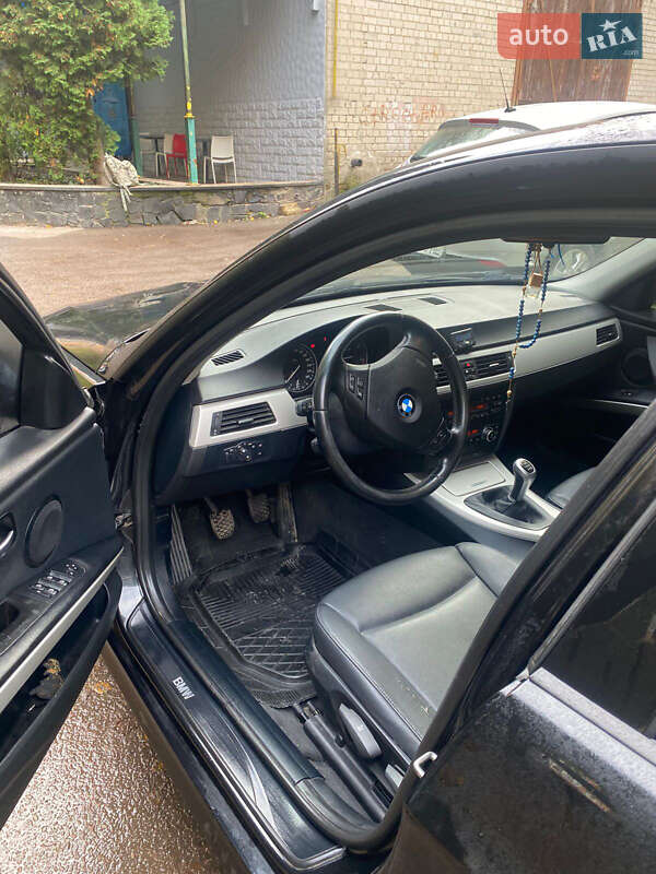 Седан BMW 3 Series 2010 в Рівному
