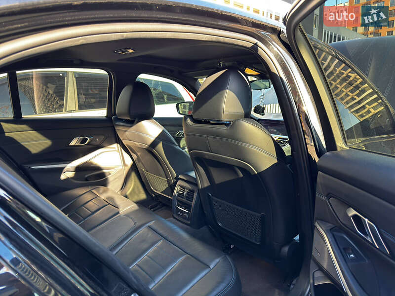 Седан BMW 3 Series 2019 в Киеве