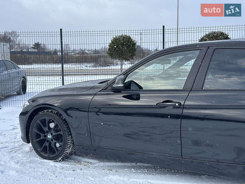 Седан BMW 3 Series 2013 в Львове
