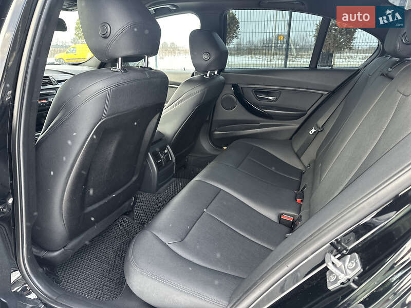 Седан BMW 3 Series 2013 в Львове