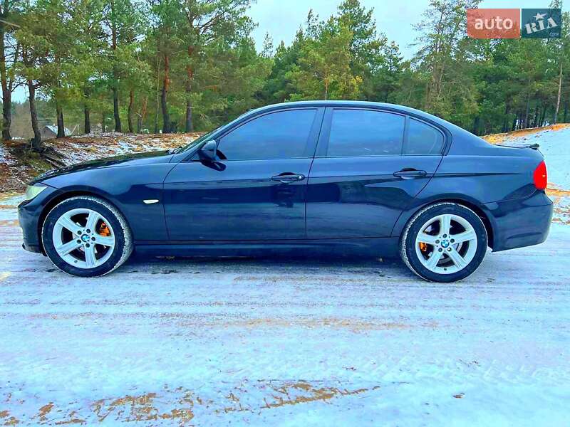 Седан BMW 3 Series 2009 в Сарнах