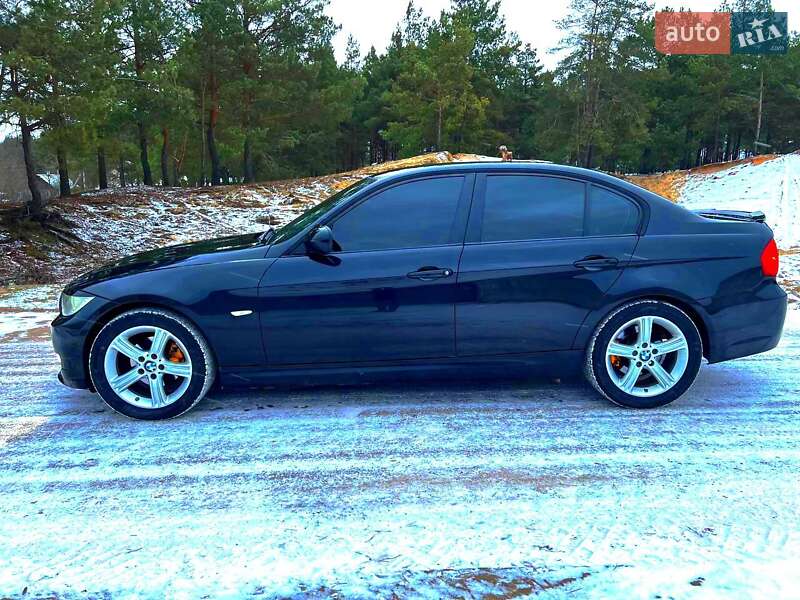 Седан BMW 3 Series 2009 в Сарнах