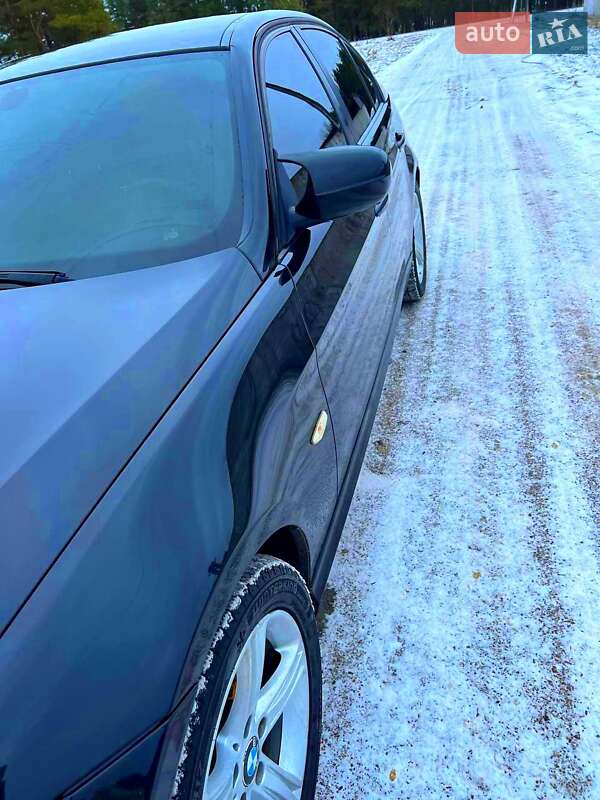 Седан BMW 3 Series 2009 в Сарнах