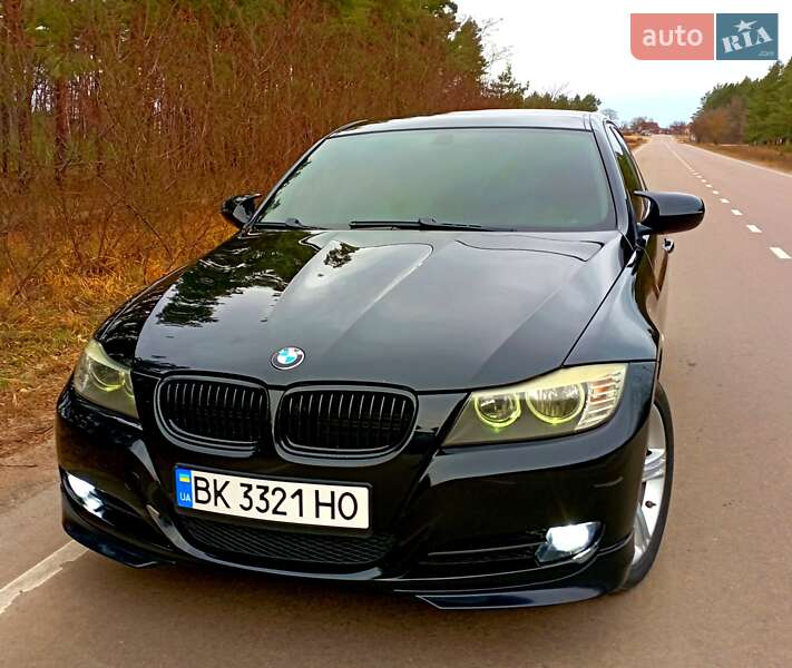 Седан BMW 3 Series 2009 в Сарнах