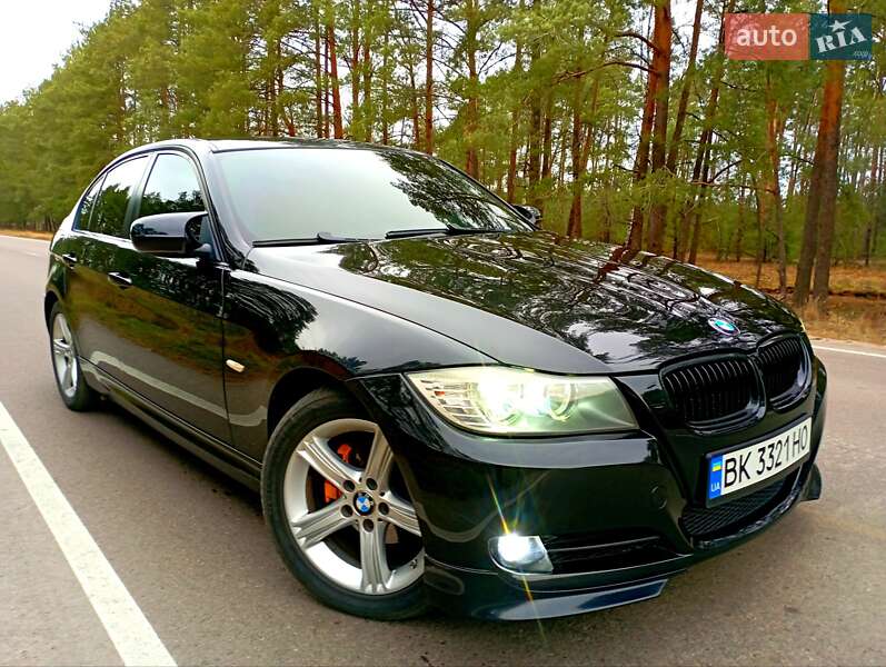 Седан BMW 3 Series 2009 в Сарнах