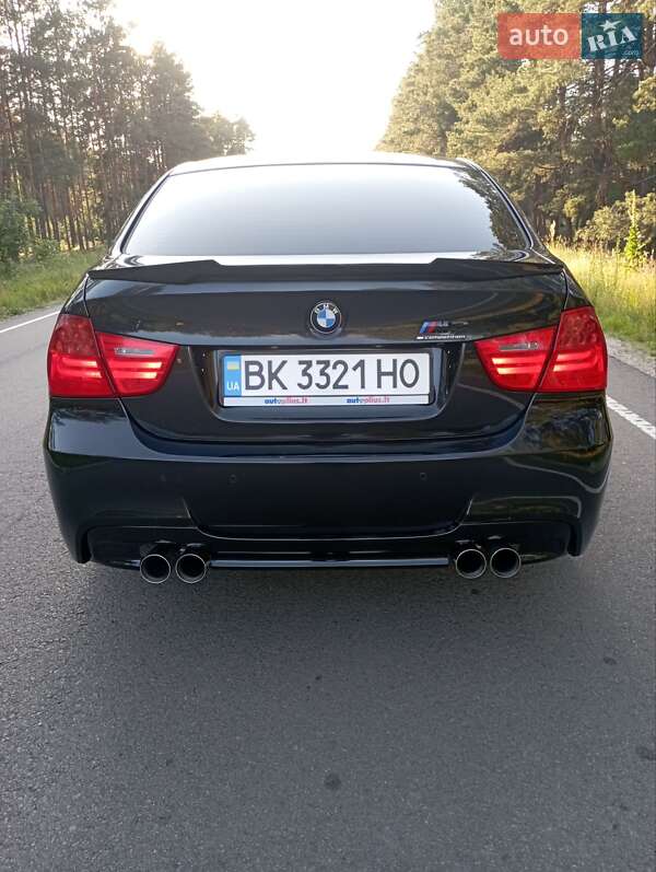 Седан BMW 3 Series 2009 в Сарнах