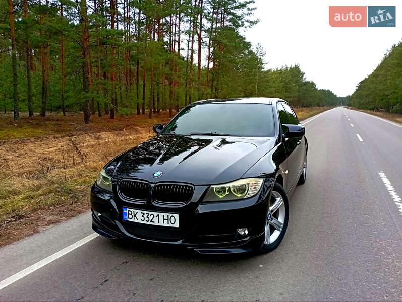 Седан BMW 3 Series 2009 в Сарнах