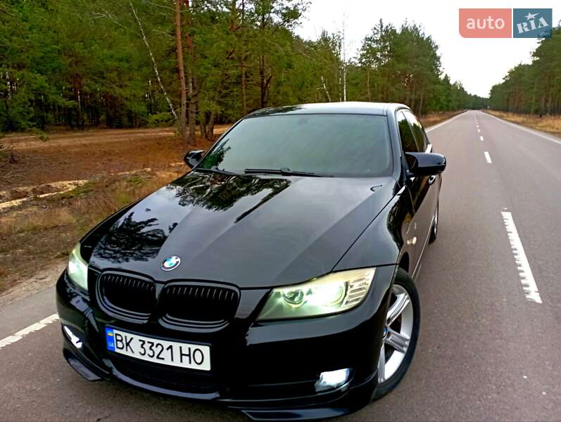 Седан BMW 3 Series 2009 в Сарнах