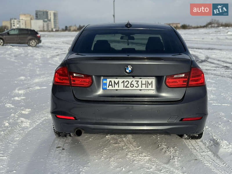 Седан BMW 3 Series 2015 в Рівному