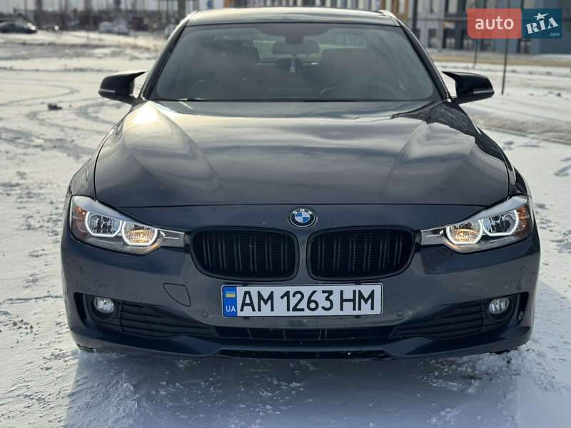 Седан BMW 3 Series 2015 в Рівному